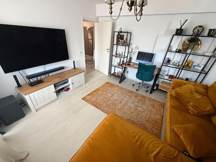 Apartament cu 3 camere decomandat, mobilat în Central