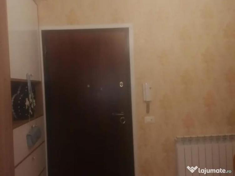 Apartament cu 3 camere decomandat în Mogoșoaia