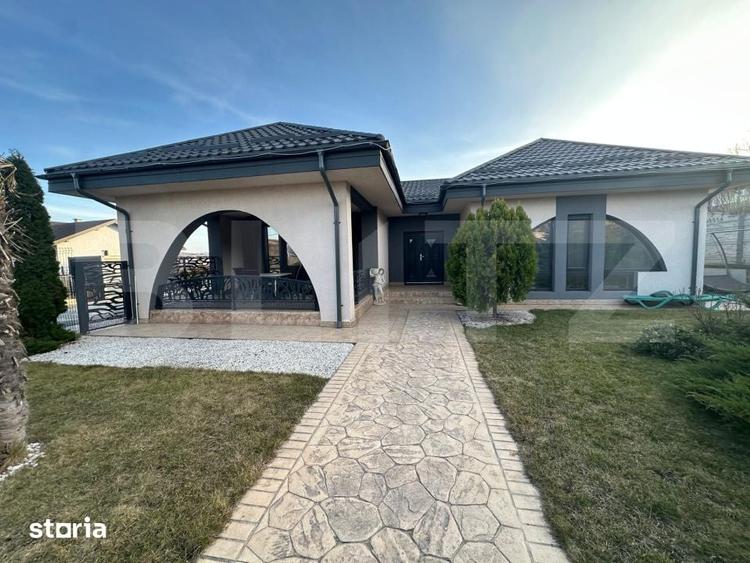 Casă cu 6 camere cu Teren 1750 Mp în Bucium