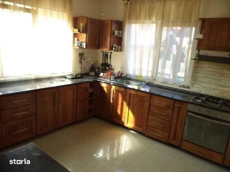 Casă cu 3 camere cu Teren 450 Mp în 7 Noiembrie