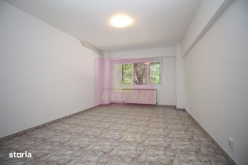 Apartament cu 3 camere decomandat în Decebal