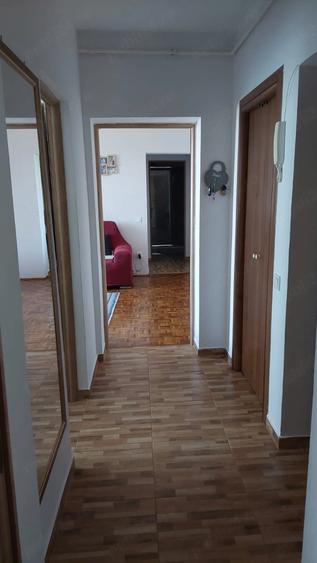 Apartament cu 3 camere nedecomandat în Central