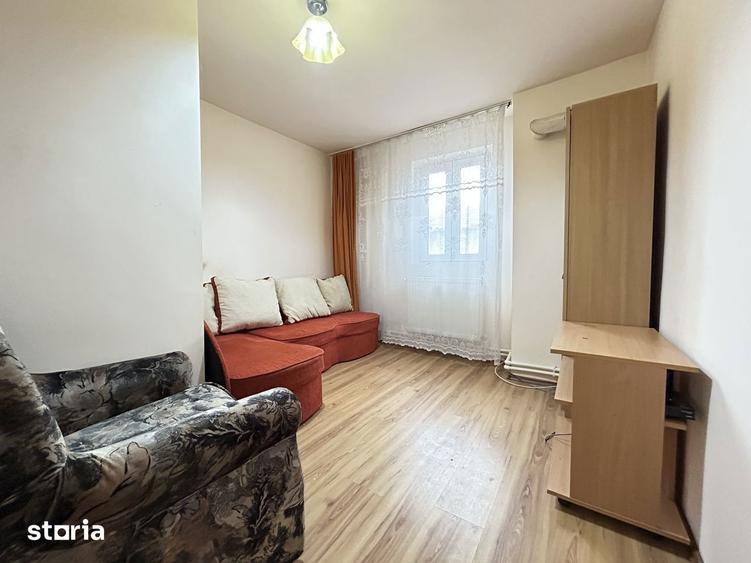Casă cu 9 camere cu Canalizare în Central