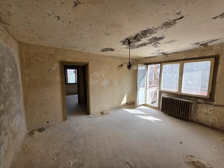 Apartament cu 2 camere semidecomandat în Central