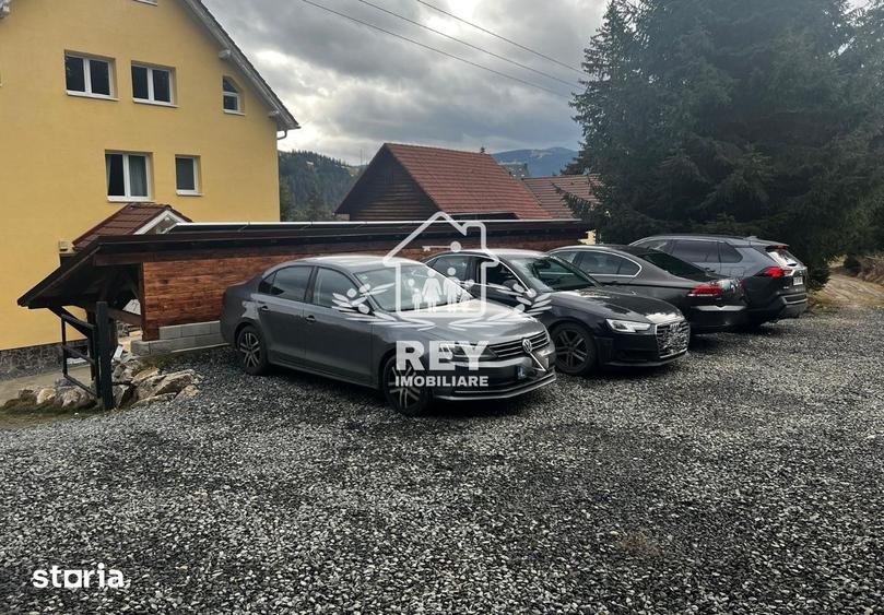 Casă cu 10 camere cu Teren 250 Mp în Central