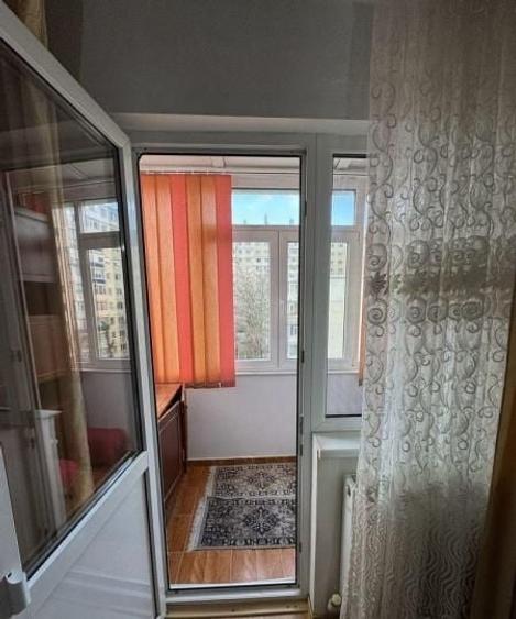 Apartament cu 2 camere semidecomandat, mobilat în Tomis III