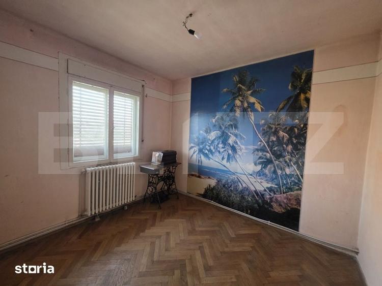 Casă cu 5 camere cu Teren 252 Mp în Solidarității