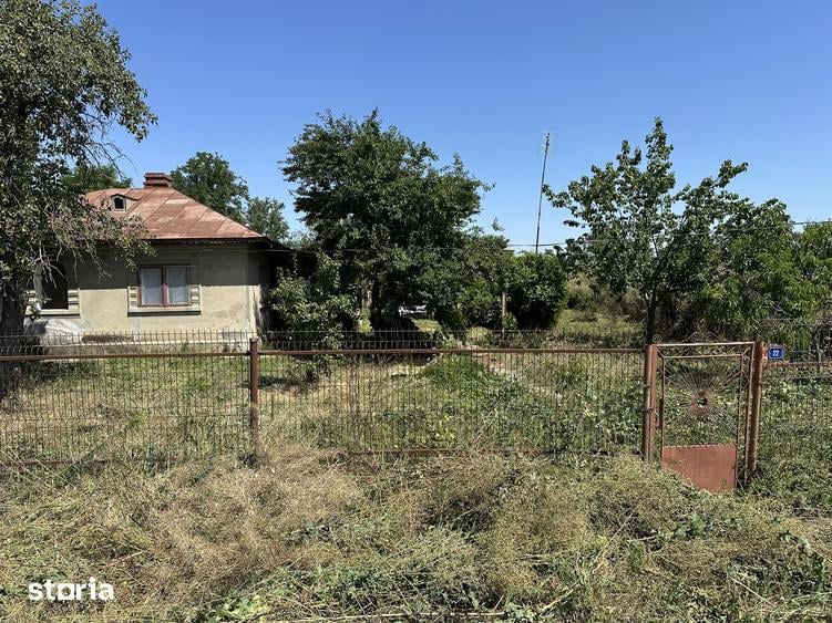 Casă cu 3 camere cu Teren 1200 Mp în Andrășești