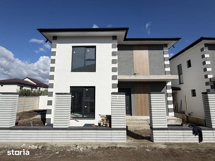 Casă cu 4 camere cu Teren 250 Mp în Central