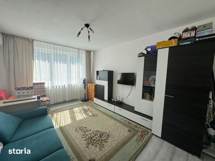Apartament cu 3 camere decomandat în Săsar