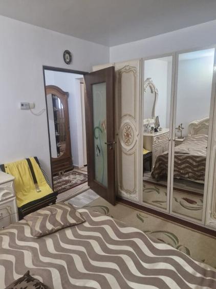 Apartament cu 2 camere semidecomandat în Micro 3