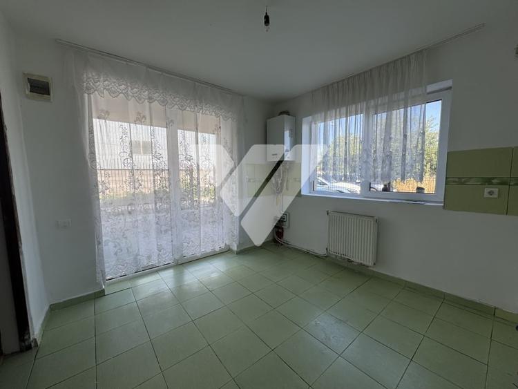 Apartament cu 3 camere decomandat în Turnișor