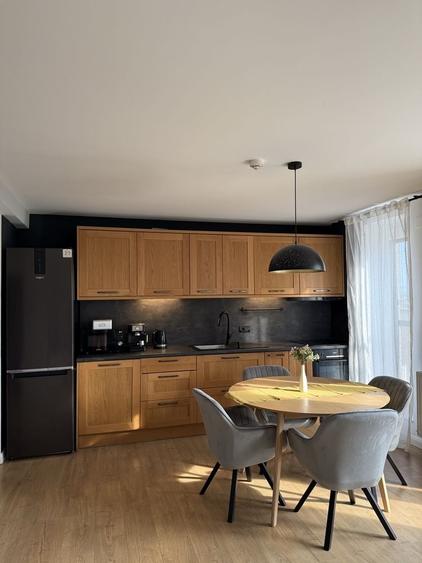 Apartament cu 3 camere semidecomandat în Nufărul