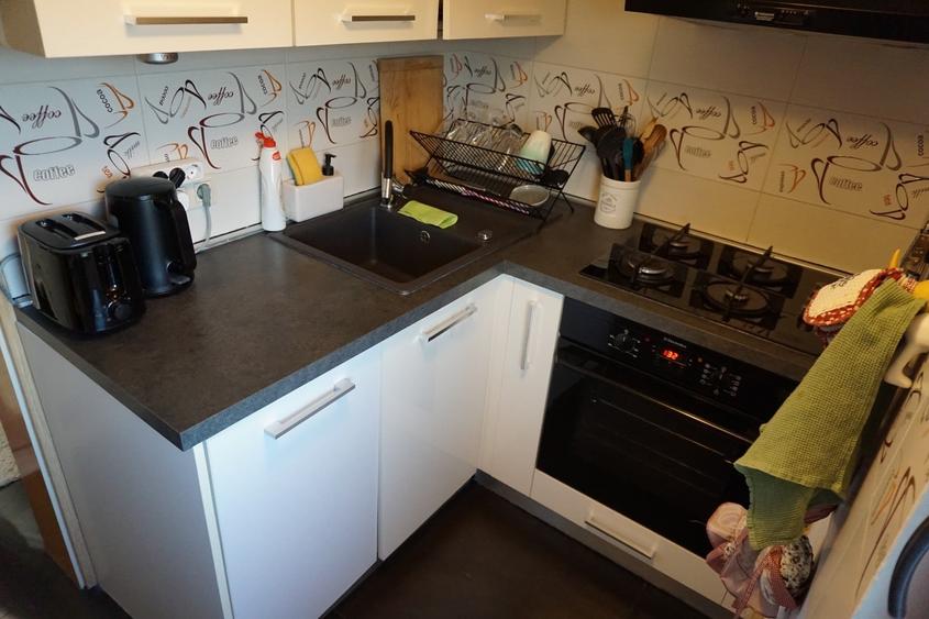 Apartament cu 2 camere decomandat, mobilat în Bucovina