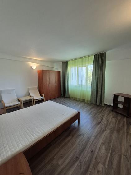 Apartament cu 4 camere decomandat în Centrul Istoric