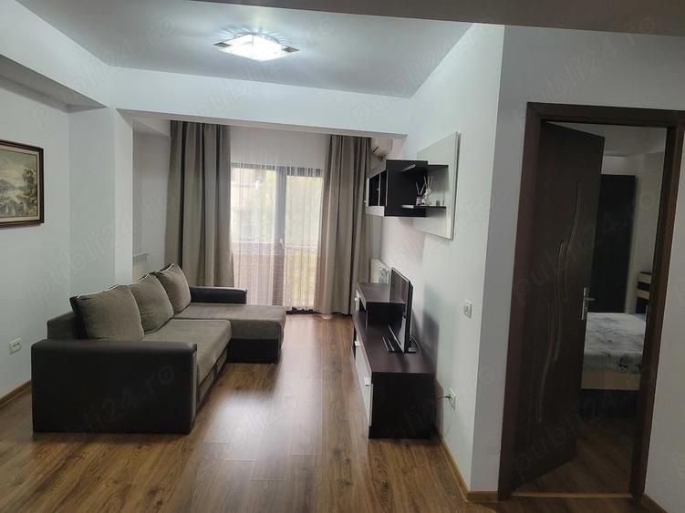 Apartament cu 2 camere decomandat în Pelican