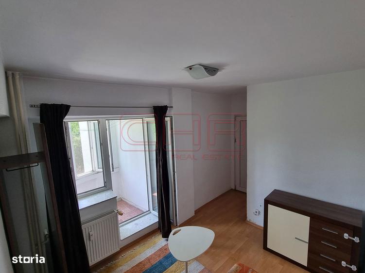 Apartament cu 3 camere decomandat, mobilat în Tei