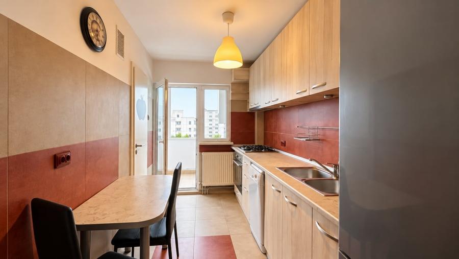Apartament cu 3 camere decomandat, mobilat în Gării