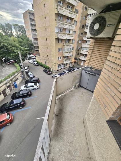 Apartament cu 4 camere decomandat în Central