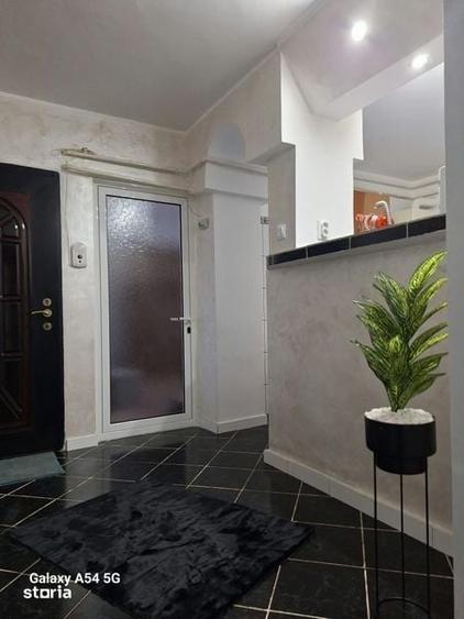 Apartament cu 2 camere decomandat în Calarași 4