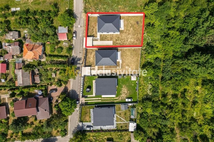 Casă individuală cu 5 camere cu Canalizare în Argeșelu