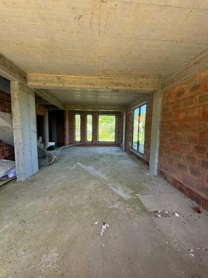 Casă individuală cu 5 camere cu Teren 640 Mp în Popas Păcurari