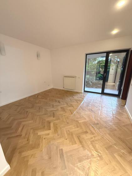 Apartament cu 3 camere decomandat în Primăverii