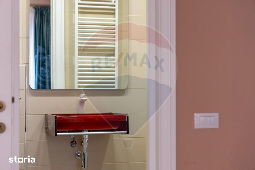 Apartament cu 3 camere în Schei