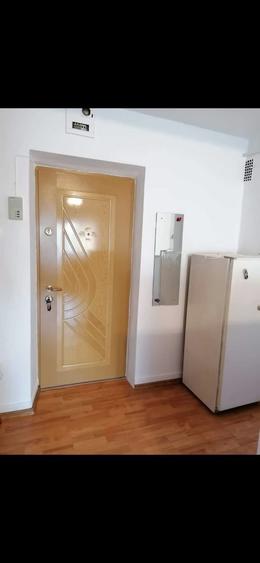 Apartament cu 2 camere semidecomandat în Cetate