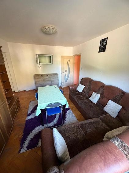 Apartament cu 3 camere semidecomandat în Olimpia-Stadion
