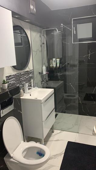 Apartament cu 3 camere decomandat în Tudor