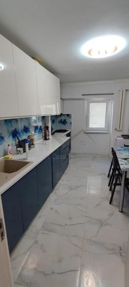 Apartament cu 3 camere decomandat în Dacia