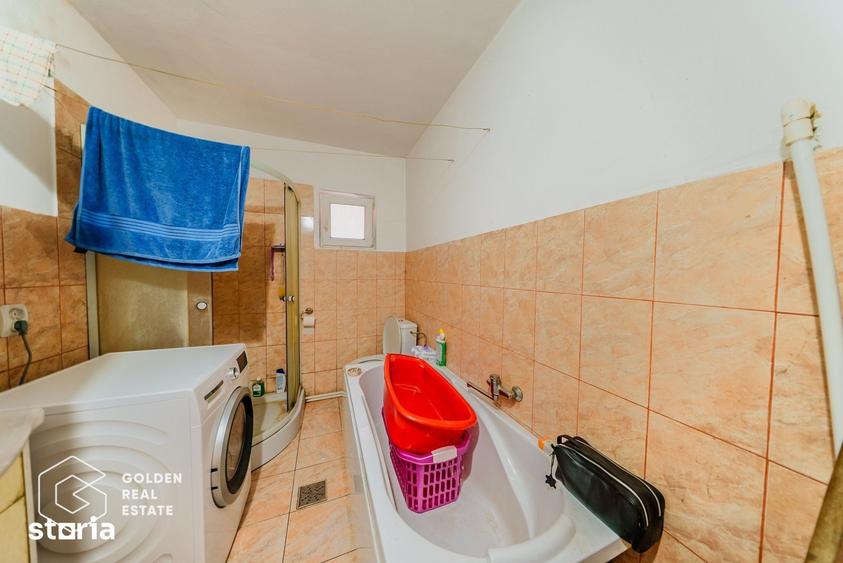 Casă cu 5 camere cu Teren 1878 Mp în Central