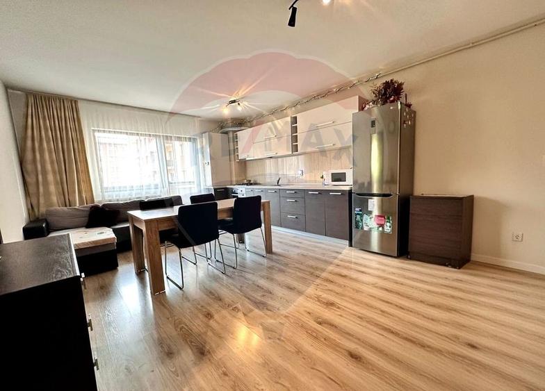 Apartament cu 2 camere semidecomandat, mobilat în Florești