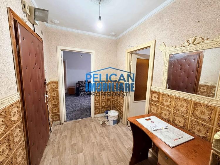 Apartament cu 3 camere semidecomandat în Vest