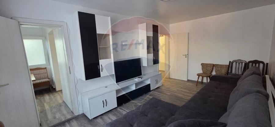 Apartament cu 3 camere decomandat în Gorjului