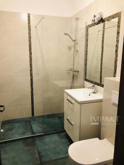 Apartament cu 4 camere semidecomandat, mobilat în Europa