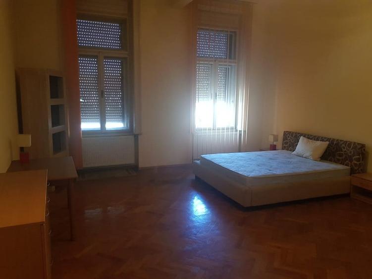 Apartament cu 3 camere semidecomandat în Ultracentral