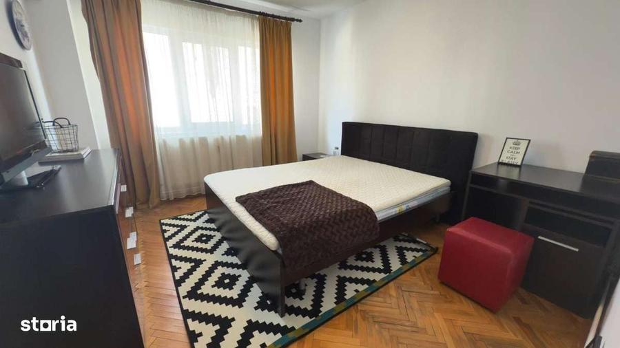Apartament cu 3 camere în Piața Unirii