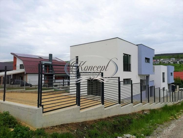 Casă individuală cu 4 camere cu Canalizare în Nord