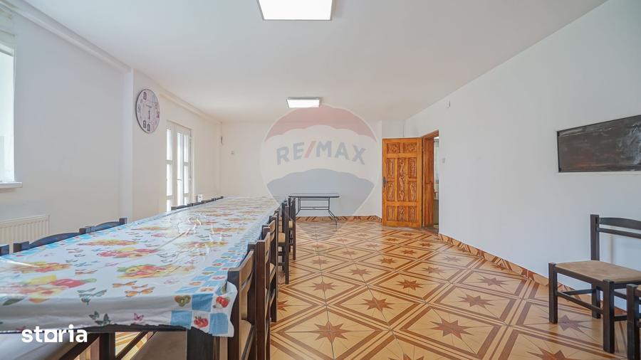 Casă cu Teren 1137 Mp în Moieciu