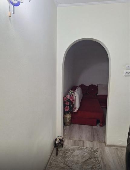 Apartament cu 2 camere semidecomandat, mobilat în Vest