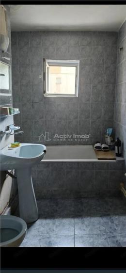 Apartament cu 2 camere decomandat în Valea Rosie