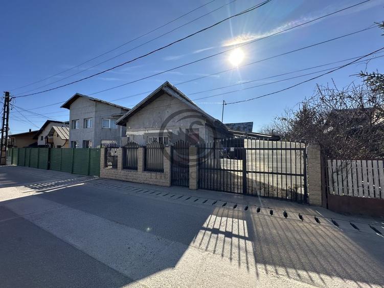 Casă cu 5 camere cu Teren 984 Mp în Blejoi