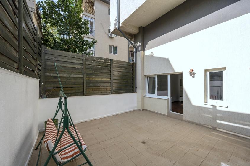 Apartament cu 3 camere decomandat în Titan