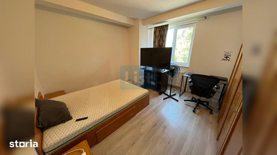 Apartament cu 3 camere semidecomandat în Sopor