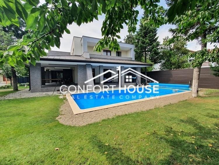 Casă individuală cu 8 camere cu Piscina în Iancu Nicolae