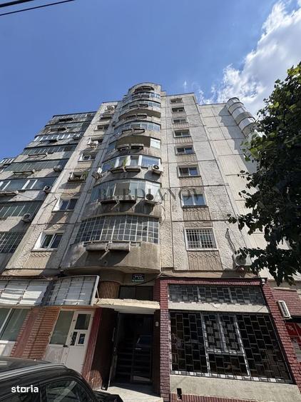 Apartament cu 4 camere semidecomandat în Gorjului