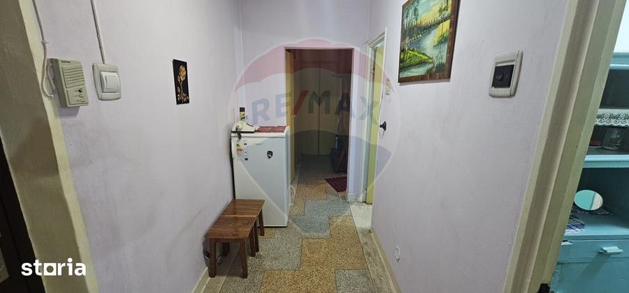 Apartament cu 2 camere decomandat în Cornișa