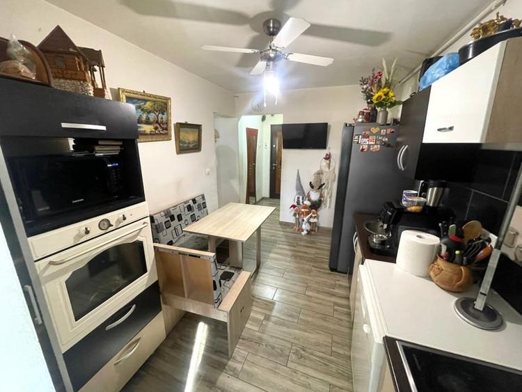 Apartament cu 3 camere, mobilat în Cetate